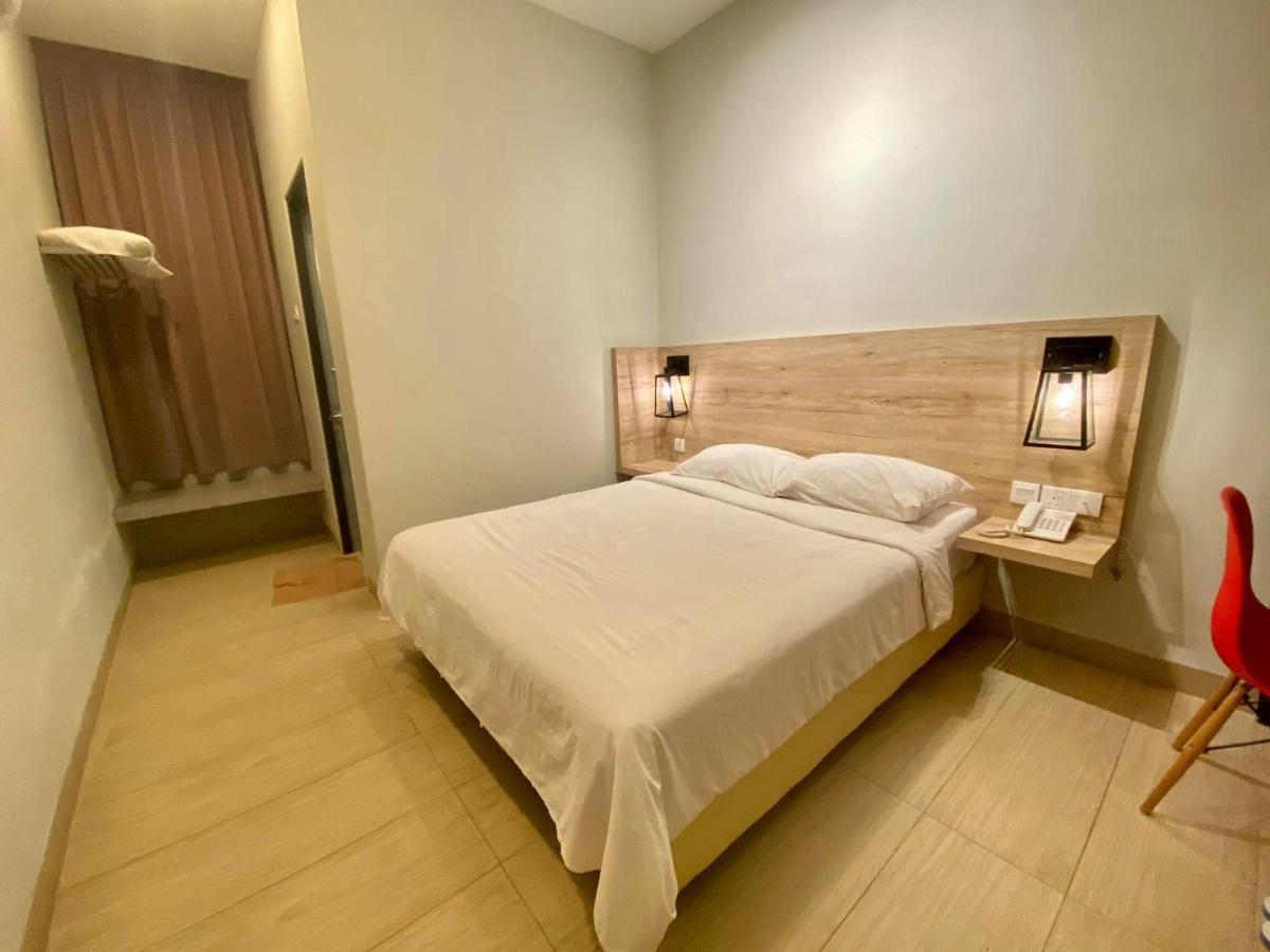 Wan Loong Hotel Понтиан-Кечил Экстерьер фото